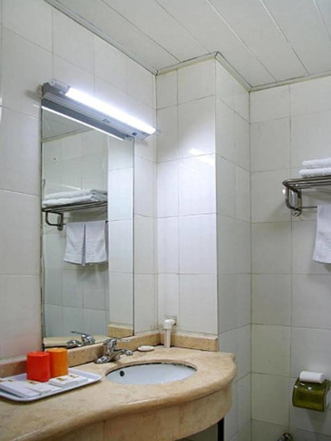 Super 8 Hotel Beijing Dong Si Luaran gambar